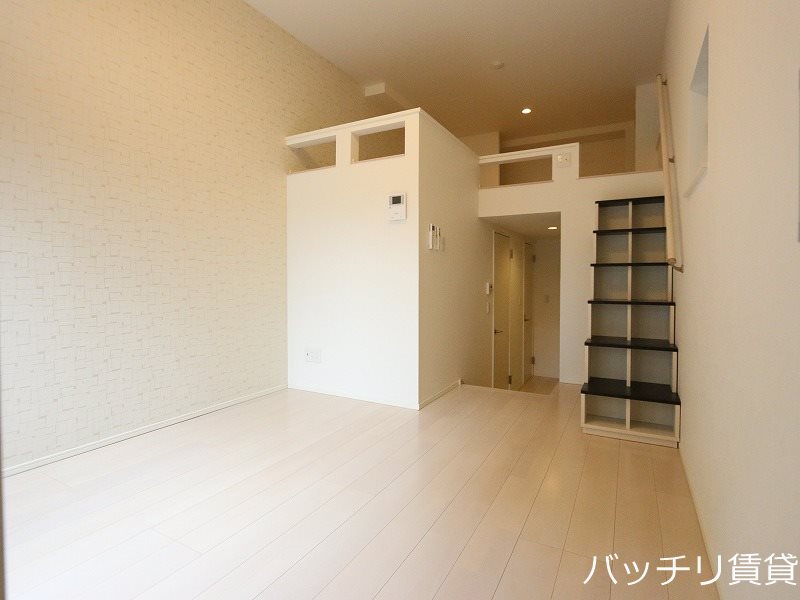 居室・リビング　同型タイプの為、現状を優先いたします。