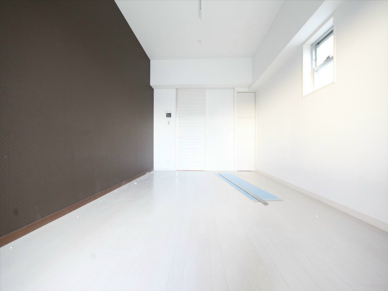 居室・リビング　洋室10.1帖　クローゼット付（収納充実してます）