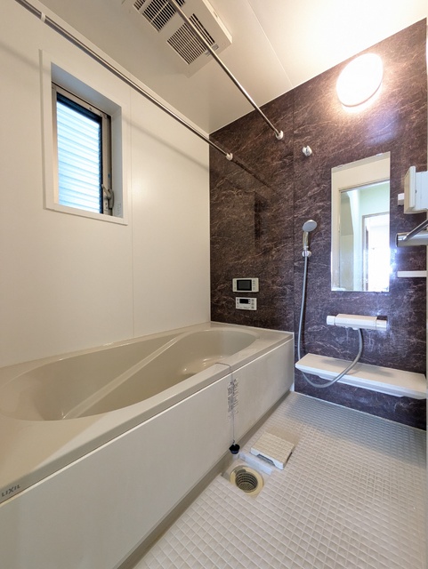 バス・シャワールーム　バスルーム（ＴＶ付）