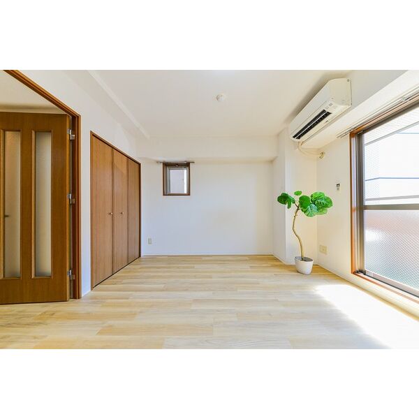 居室・リビング　※別室の参考写真の為、現況優先です。