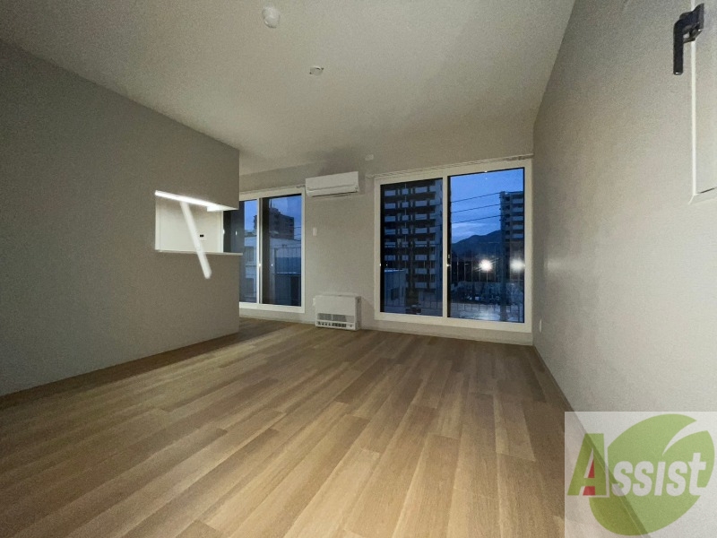 居室・リビング　広々としたリビングですね。使い勝手がよさそうですね！