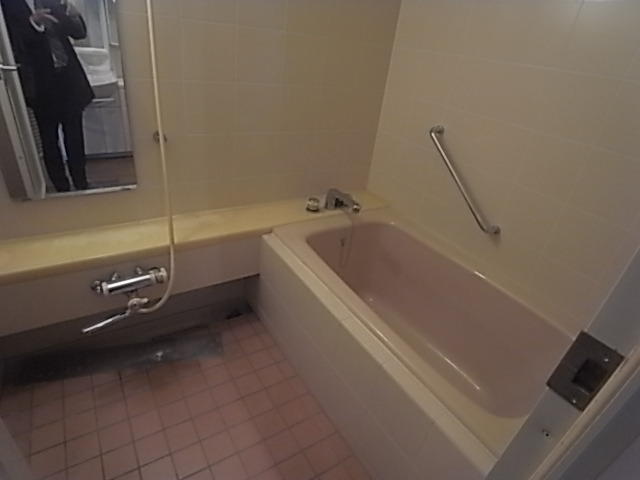 バス・シャワールーム　広々バスルーム