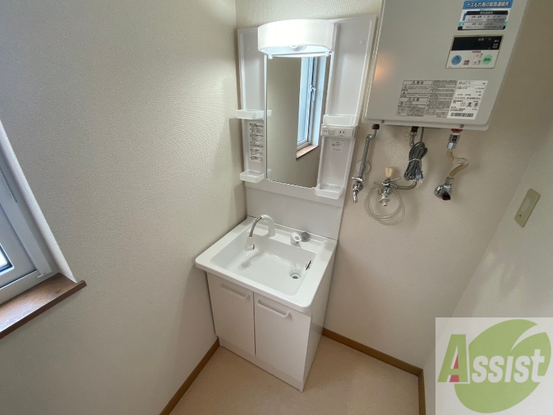 洗面設備　こちらに洗面台があります。朝の洗顔はこちらで。