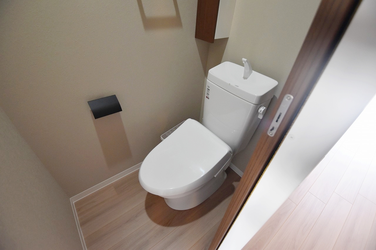 トイレ　Monolith Bancho