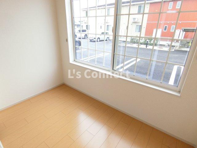 その他　サンルームで天気を気にせず洗濯できます。