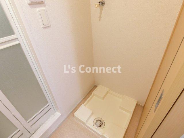 その他設備　室内洗濯機置き場には排水パン付き。