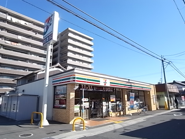コンビニ　セブンイレブン 香芝五位堂3丁目店（コンビニ）まで325m