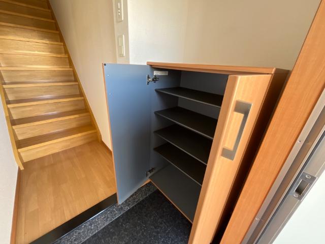 玄関　シューズボックス