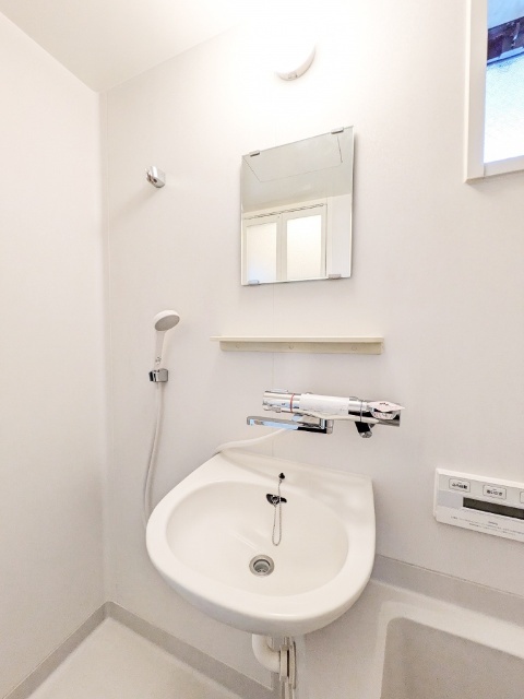 洗面設備　浴室内洗面台