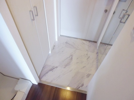 玄関　※別部屋写真