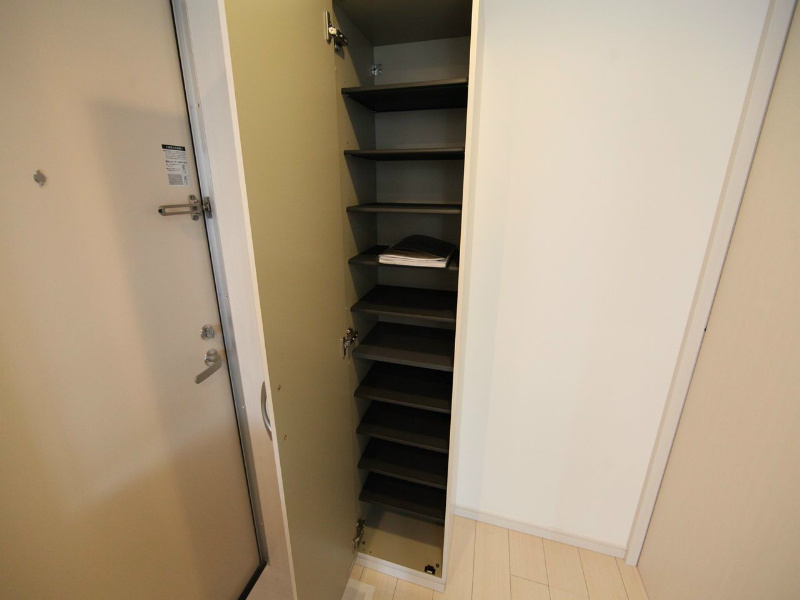 玄関　玄関　シューズボックス（収納充実してます）