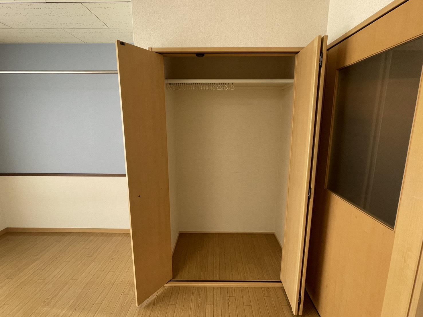 収納　洋服がたくさん干せるクローゼットタイプ。