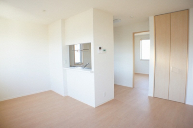 居室・リビング　図面と現状に相違がある場合には現状を優先