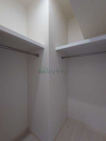 収納　コスモグレイス新宿