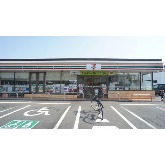 コンビニ　セブンイレブン鈴鹿阿古曽町店（コンビニ）まで428m