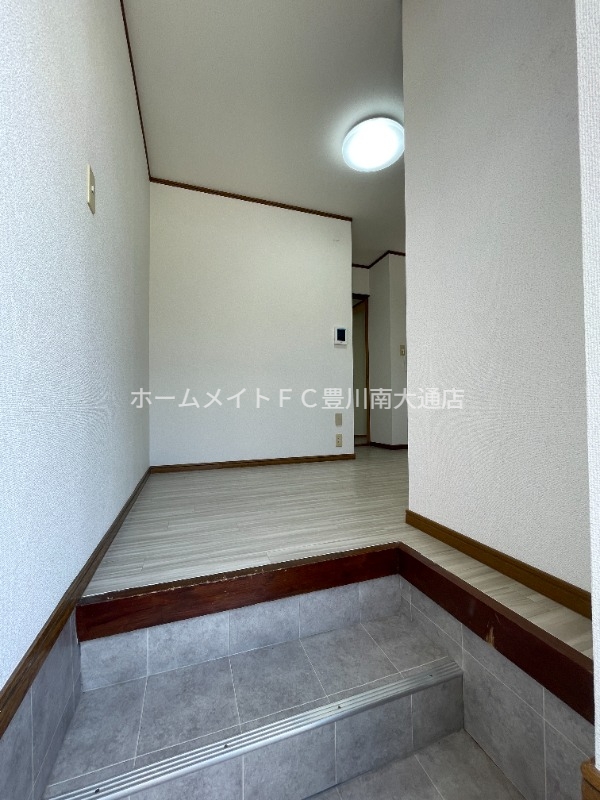 玄関　同型別部屋