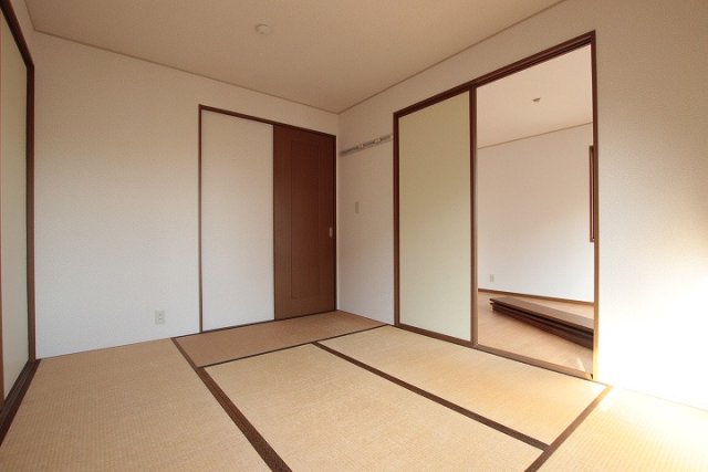 玄関　同物件別号室