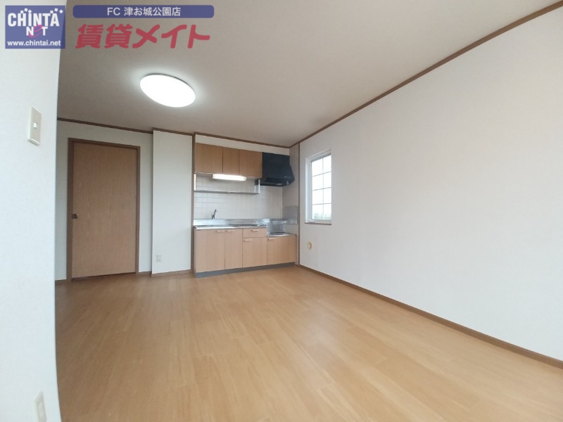 居室・リビング　別部屋反転タイプ写真です。