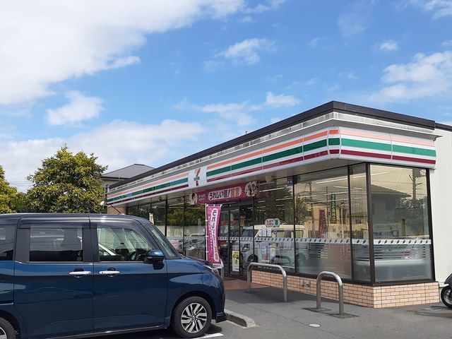 コンビニ　セブンイレブン水戸千波中央店（コンビニ）まで500m