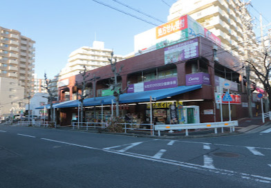 ドラックストア　ドラッグスギヤマ 杁中店（ドラッグストア）まで444m