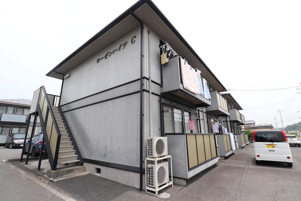 建物外観　2階建てアパートです♪