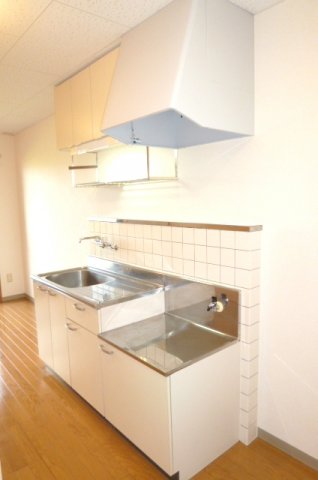 キッチン　コンパクトなキッチンで掃除もラクラク