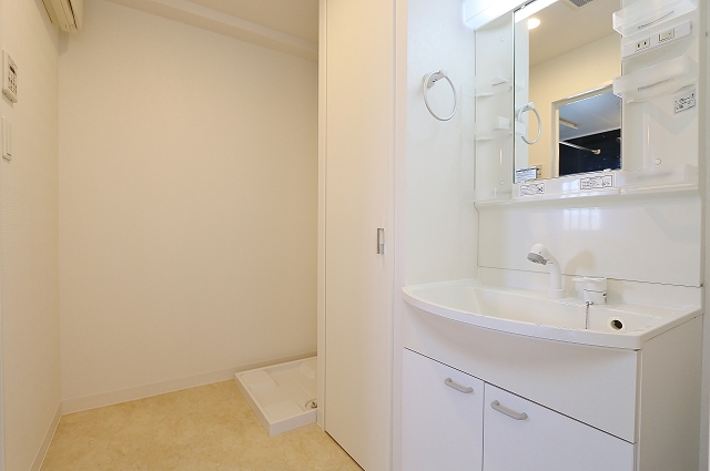 洗面設備　毎朝の支度はこちらでどうぞ