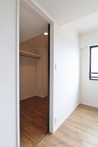 収納　ウォークインクローゼット付きで収納も豊富です