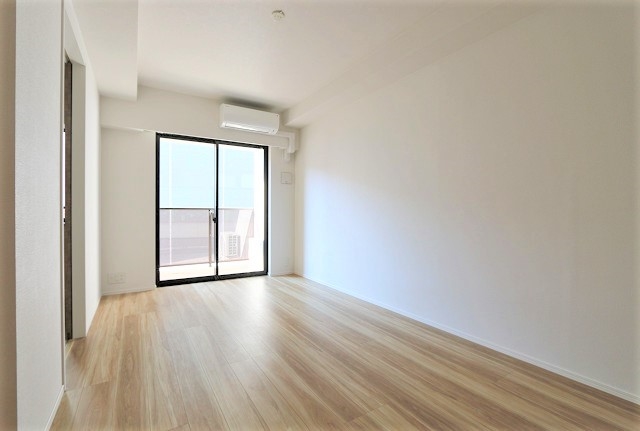 居室・リビング　明るいリビングです