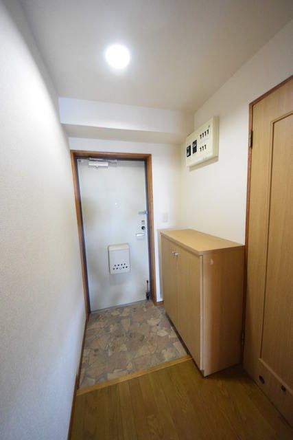 玄関　反転タイプになります