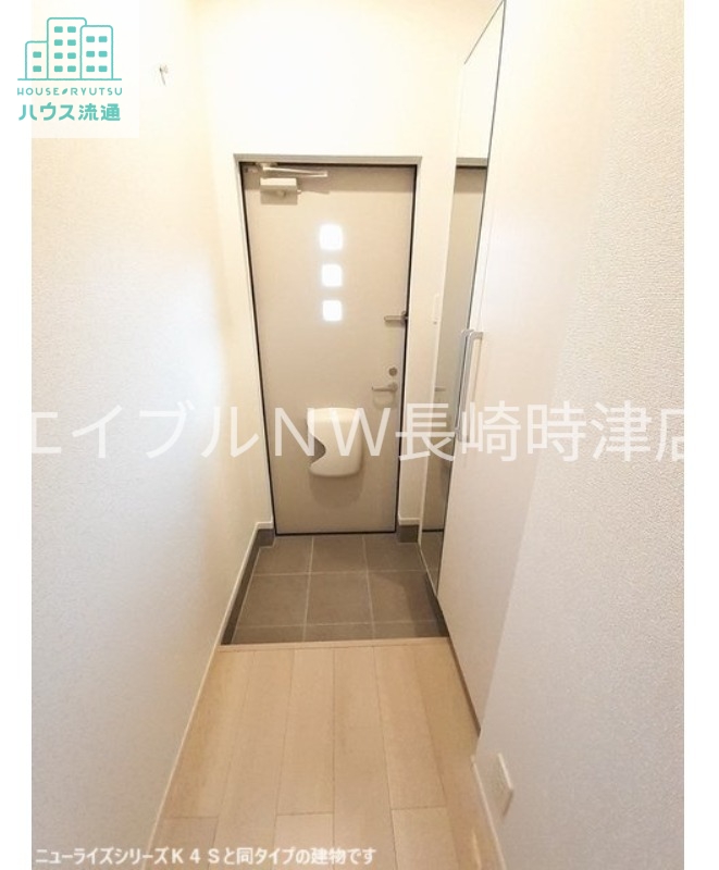 玄関　※同タイプのお部屋になります。