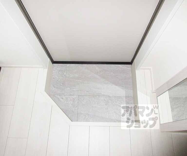 玄関　おしゃれな形をしている玄関です。