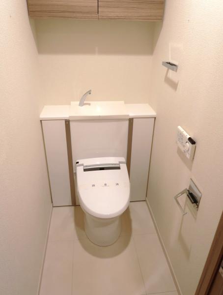 トイレ　温水洗浄便座付