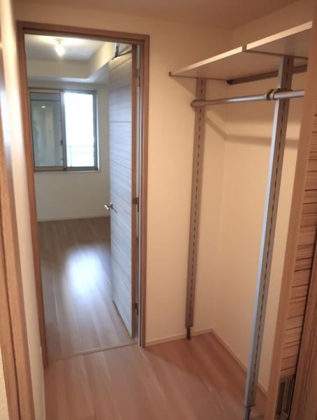 収納　ウォークスルークローゼット