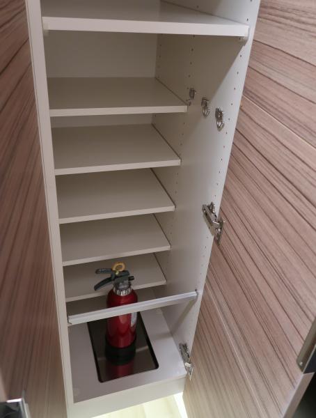 玄関　シューズボックス
