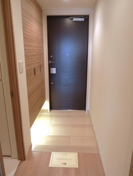 玄関　ダブルロックの玄関