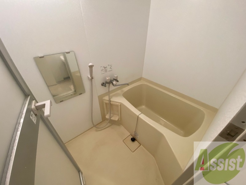 バス・シャワールーム　お風呂になります。一日の疲れを癒してくださいね。