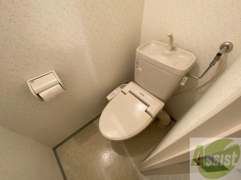 トイレ　こちらはトイレです。清潔感があり、安心して使用できます。