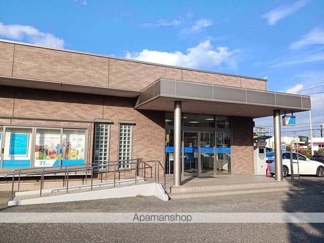 銀行　七十七銀行岩切支店（銀行）まで1400m