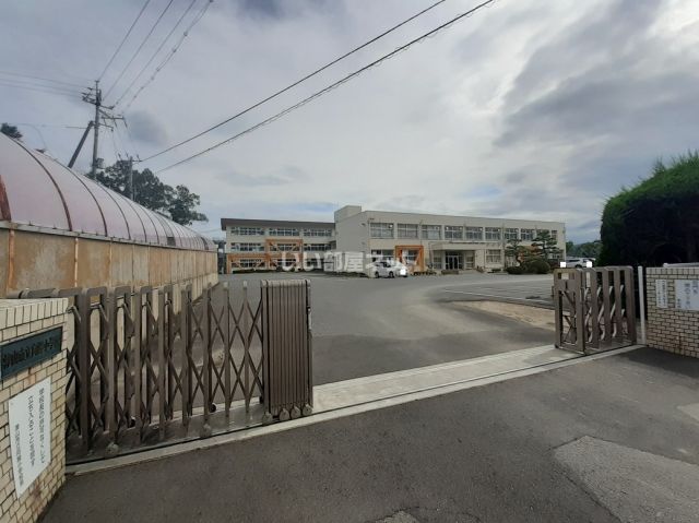 小学校　津山市立向陽小学校（小学校）まで1470m