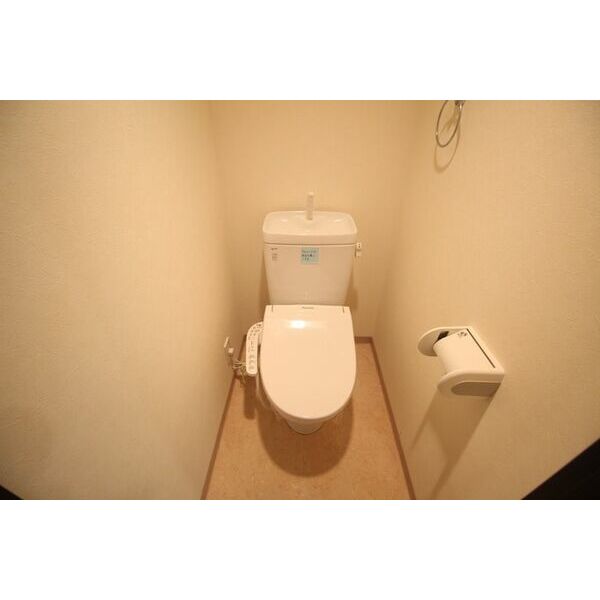 トイレ　※別室の参考写真の為、現況優先です。