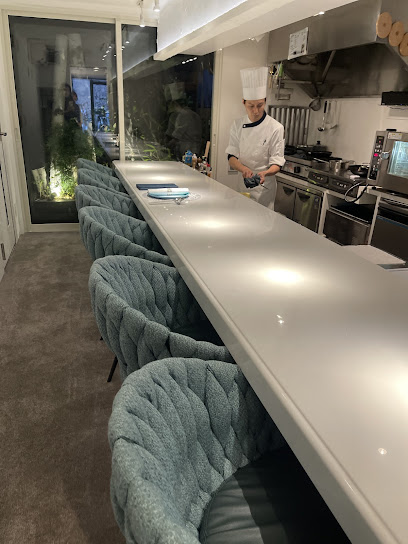 飲食店　西麻布 le lien(ル リアン)（飲食店）まで311m