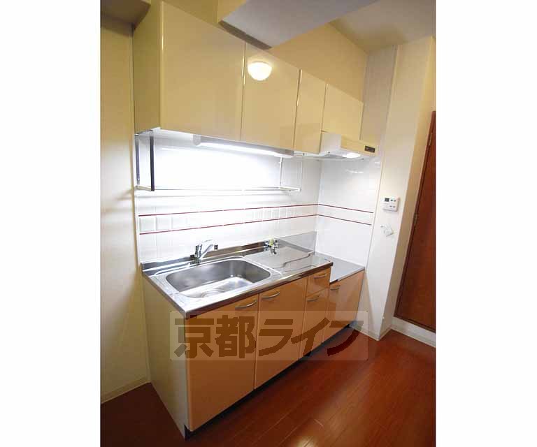 キッチン　調理スペースも十分なキッチンです。