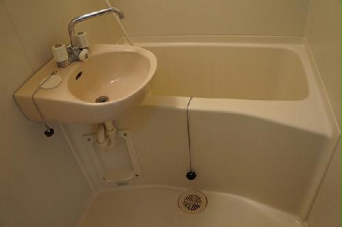 バス・シャワールーム　設備・仕様は号室により異なる為、現況を優先致します。