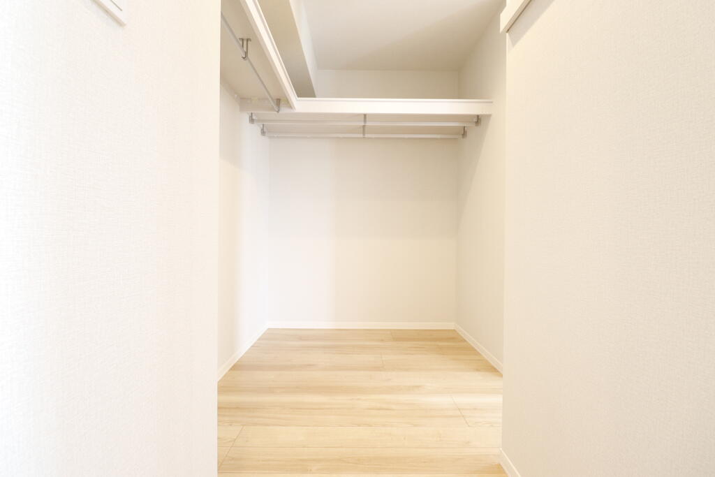 収納　広々ウォークインクローゼットです♪