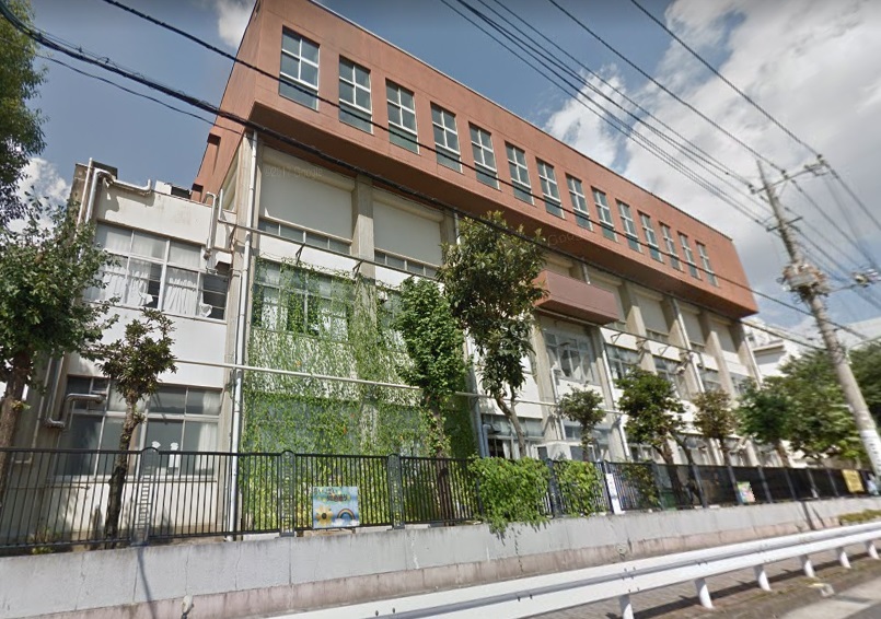 小学校　川口市立上青木南小学校（小学校）まで388m