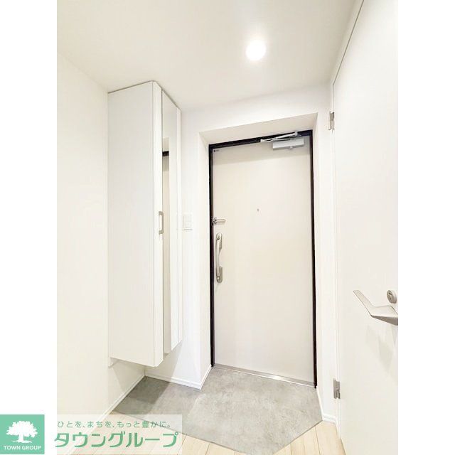 玄関　※写真は反転タイプ部屋※