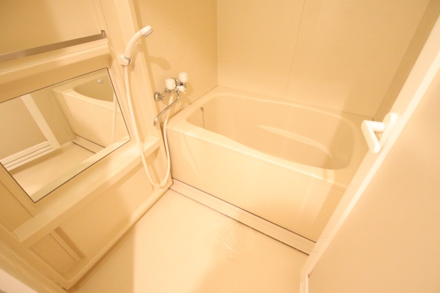 バス・シャワールーム　※別室の参考写真の為、現況優先です。