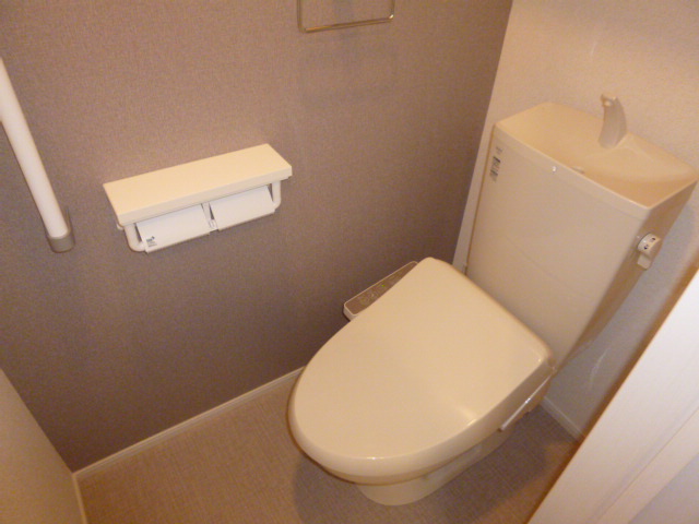 トイレ　温水洗浄便座