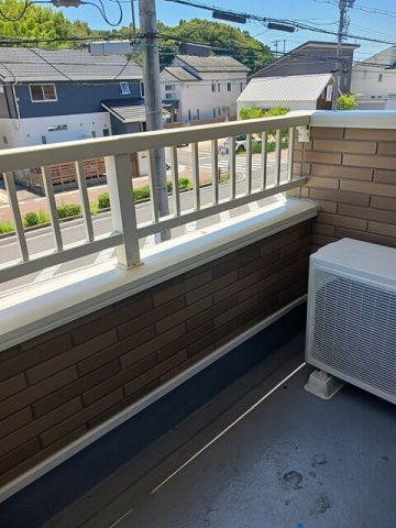 バルコニー　暖かな日差しのふりそそぐバルコニー